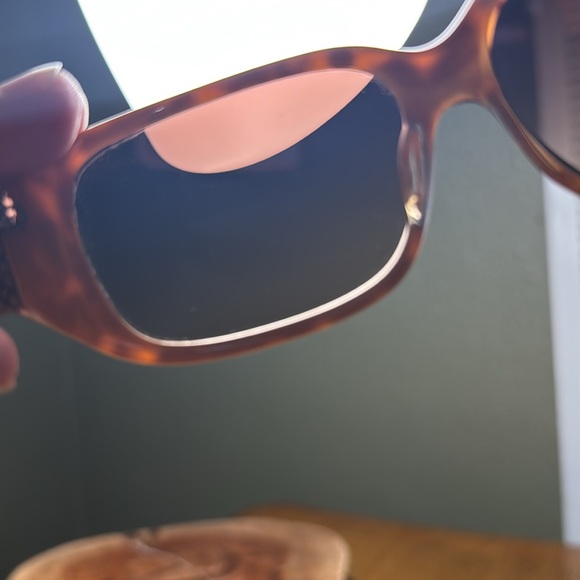 COACH TORTOISE MADELINE HANG TAG SUNGLASSES WITH HARDSHELL CASE - Picture 11 of 16